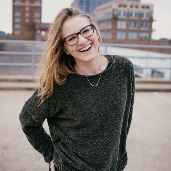 Meet your Posher, Emma - Picture 1 of 1